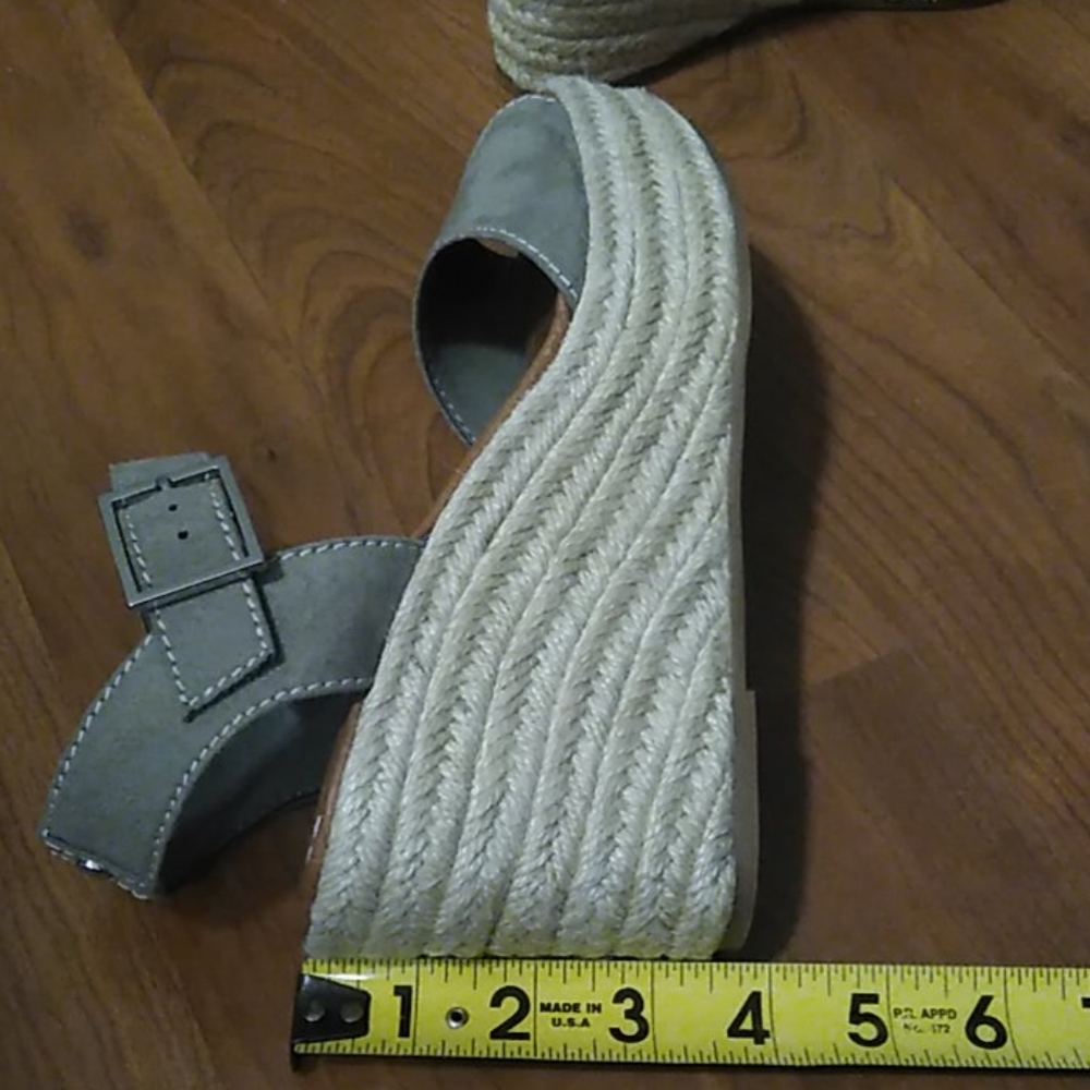 Shoes-Brand New - Picture 10 of 11